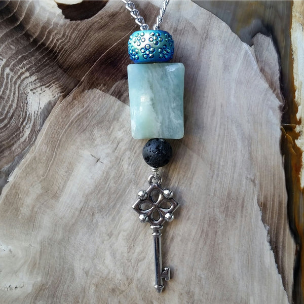 Essential oil diffuser necklace - flourite