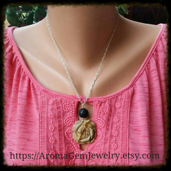 Essential oil diffuser necklace  - agate - flower