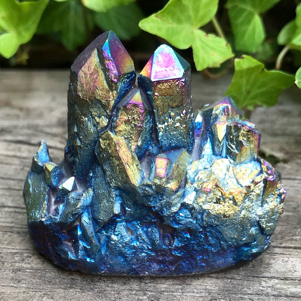 Titanium aura rainbow Quartz (2 inch)