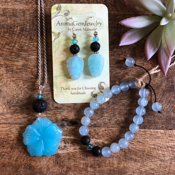 Essential oil diffuser necklace  - Aqua flower