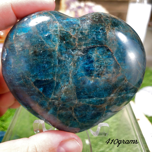 Large Apatite Hearts