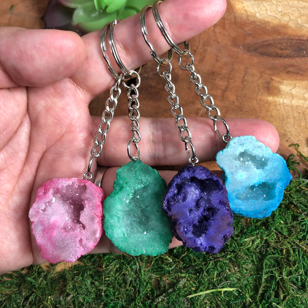 Druzy geode keychain (dyed)
