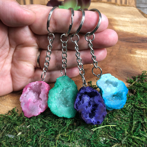 Druzy geode keychain (dyed)