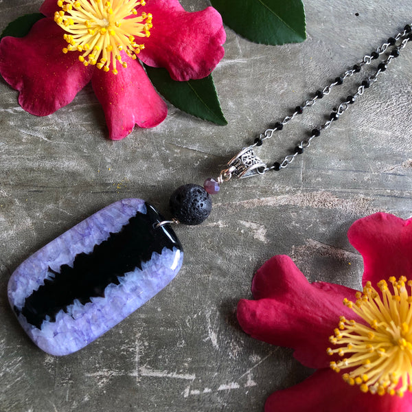 Essential oil diffuser necklace - purple/black agate heart