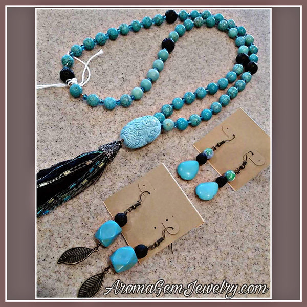Essential oil diffuser necklace - blue Magnesite - mala - tassel