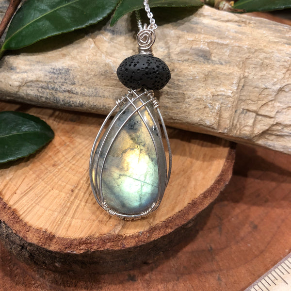 Essential oil diffuser necklace - Labradorite