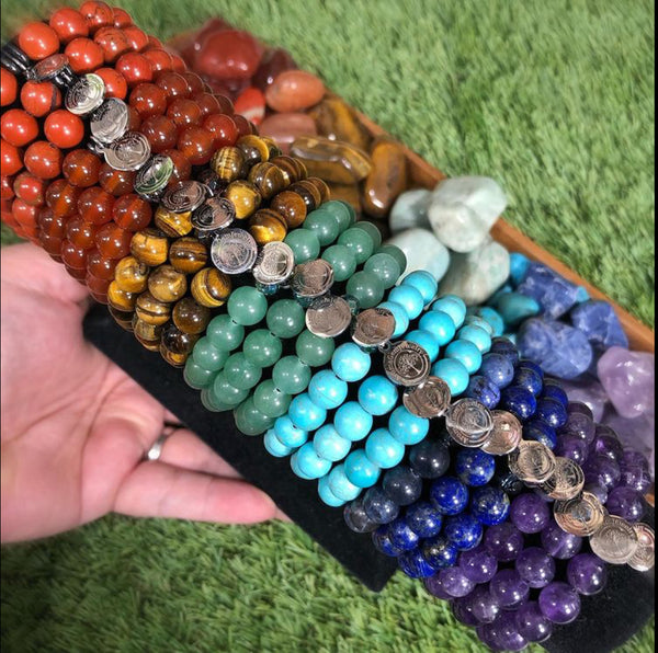 Essential oil diffuser bracelet - chakra Stones (Red Jasper, Carnelian, Tiger Eye, Green Aventurine, Turquoise Magnesite, Lapis Lazuli, Amethyst)