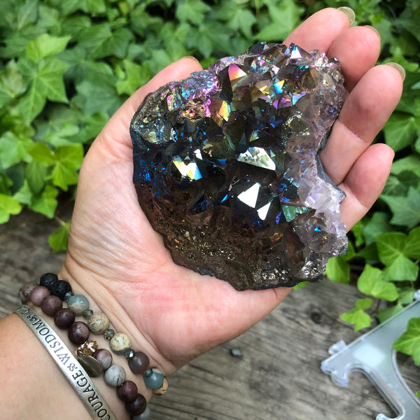 Titanium aura rainbow Amethyst (390g)