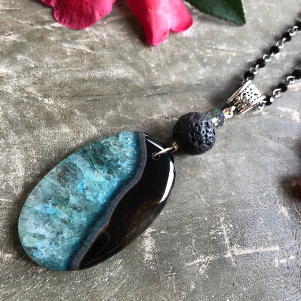 Essential oil diffuser necklace - aqua blue/black agate