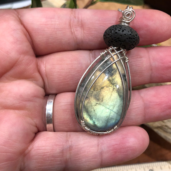 Essential oil diffuser necklace - Labradorite