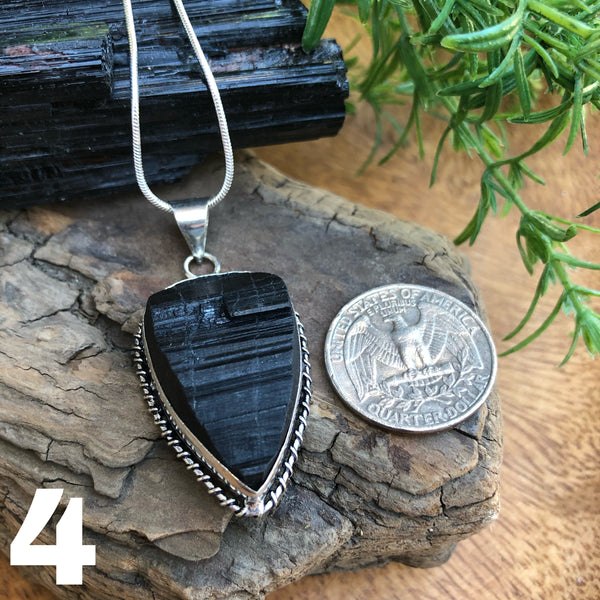 Black Tourmaline pendant necklace (Protection)