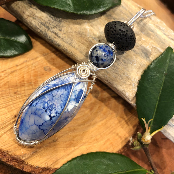 Essential oil diffuser necklace -agate / sodalite