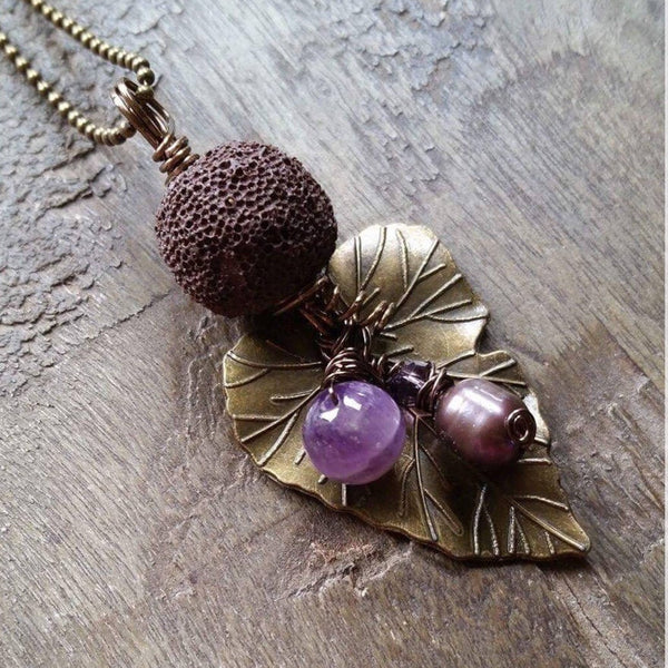 Essential oil diffuser necklace - Amethyst, cultured pearl -leaf