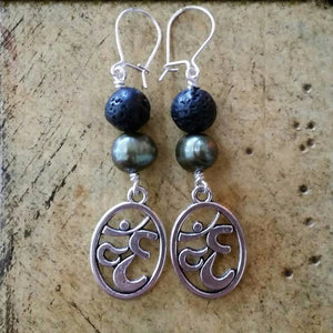 Essential oil diffuser earrings - green cultured pearl - Om - Sterling Silver