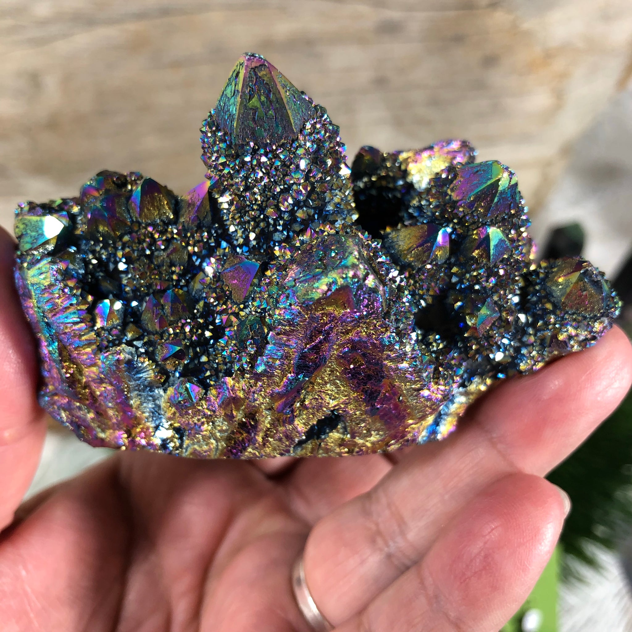 Titanium aura rainbow Quartz (3.25 x 2)