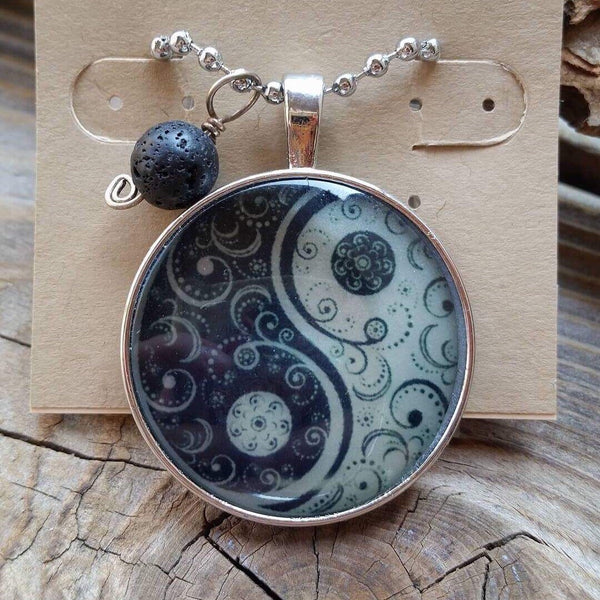 Essential oil diffuser necklace - Yin/Yang -silver tone